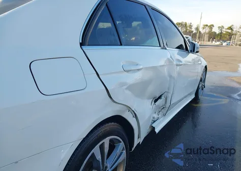 2014 Mercedes-Benz E 350 z USA, uszkodzony, nr VIN WDDHF5KB6EA890704